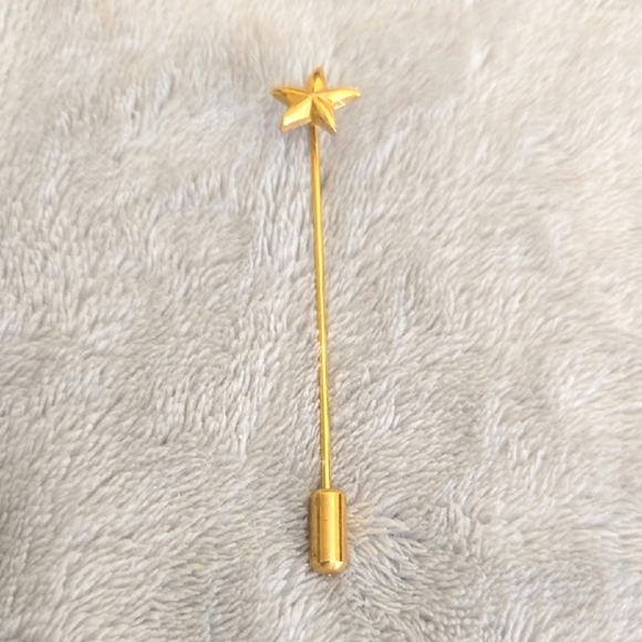 Jewelry - #145 Vintage Gold Star Lapel Pin